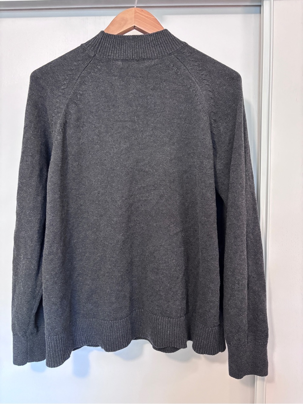 Quince Mockneck Sweater Size XL 100% Organic Cotton Charcoal Grey Quiet Luxury - Picture 3 of 8